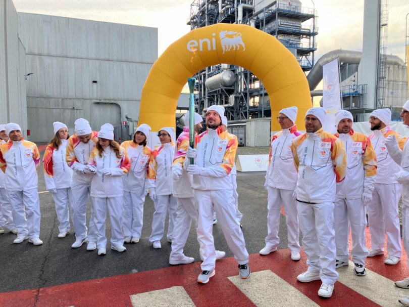 La Fiamma Olimpica alla Versalis Eni di Crescentino